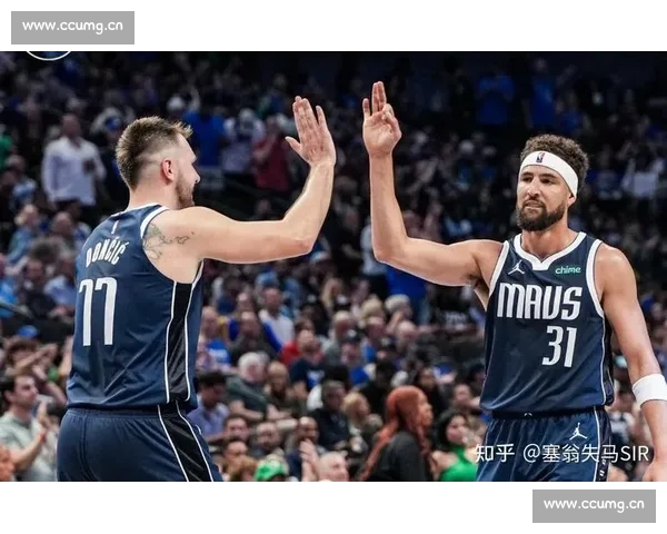 篮球赛场激情四溢 比分瞬息万变 赛季最震撼的精彩对决回顾